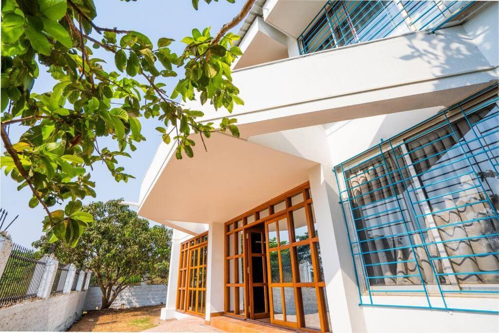 Lake View Villa Gandaulim Buitenkant foto