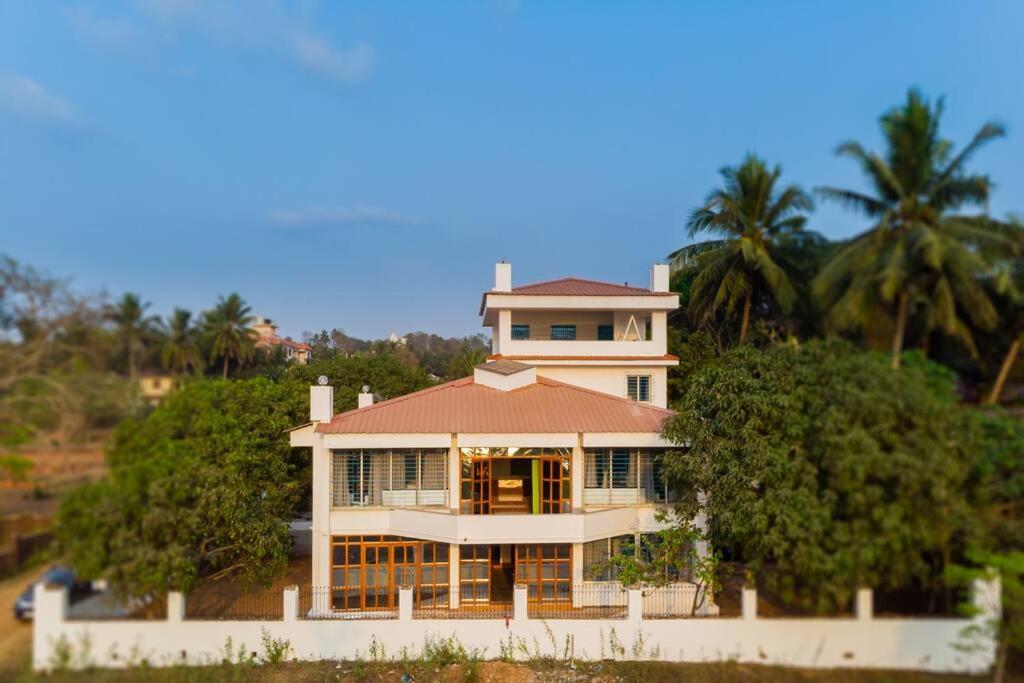 Lake View Villa Gandaulim Buitenkant foto