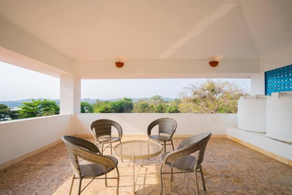 Lake View Villa Gandaulim Buitenkant foto